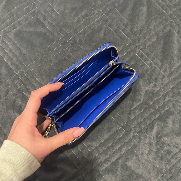 Michael’s Kors purse - Picture 3 of 5